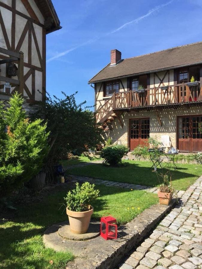 Au Fil De L'Eau & Gite "Le Jardin Du Moulin" Fourges Exteriör bild