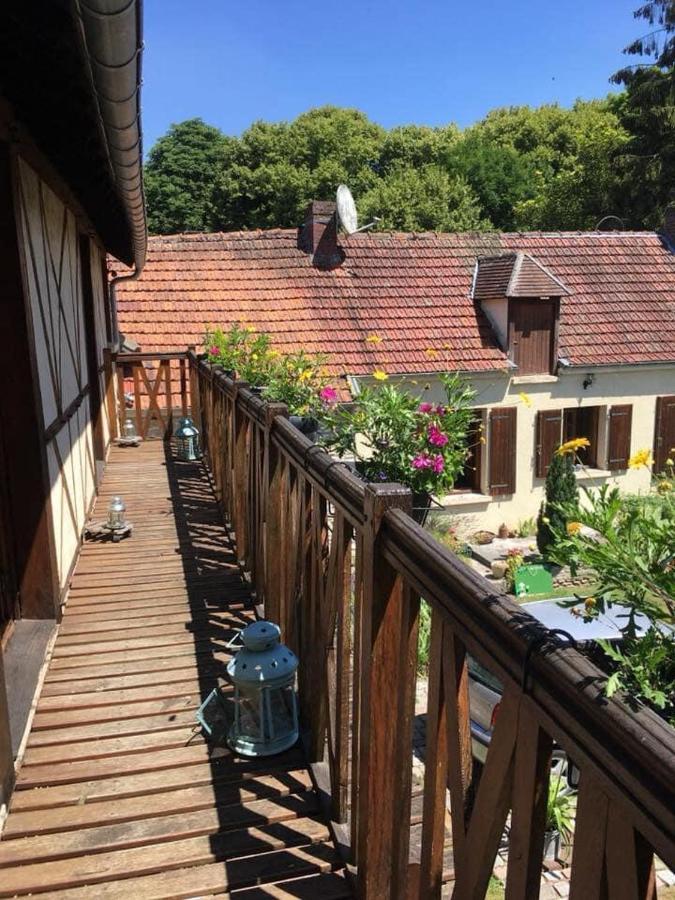 Au Fil De L'Eau & Gite "Le Jardin Du Moulin" Fourges Exteriör bild